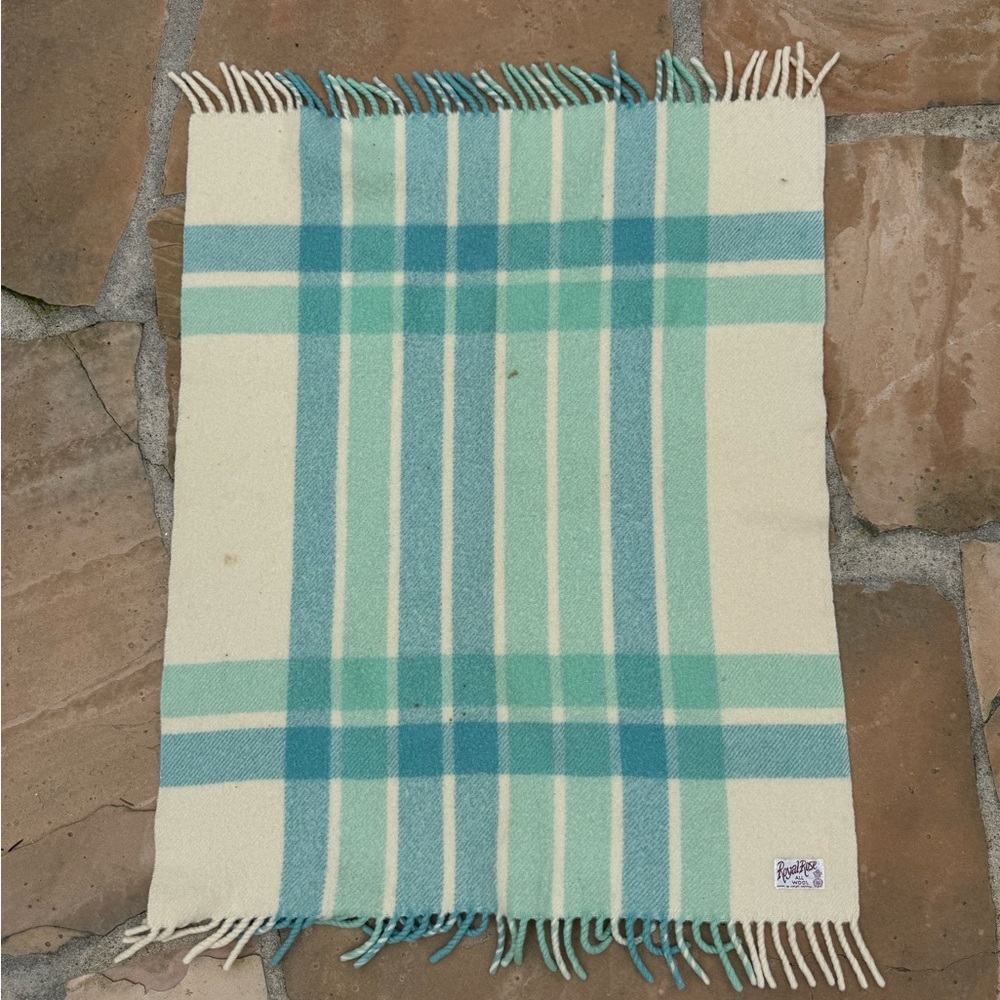 Vintage Royal Rose Wool Blanket Made in Great Britain Plaid Throw Fringe - Picture 1 of 9